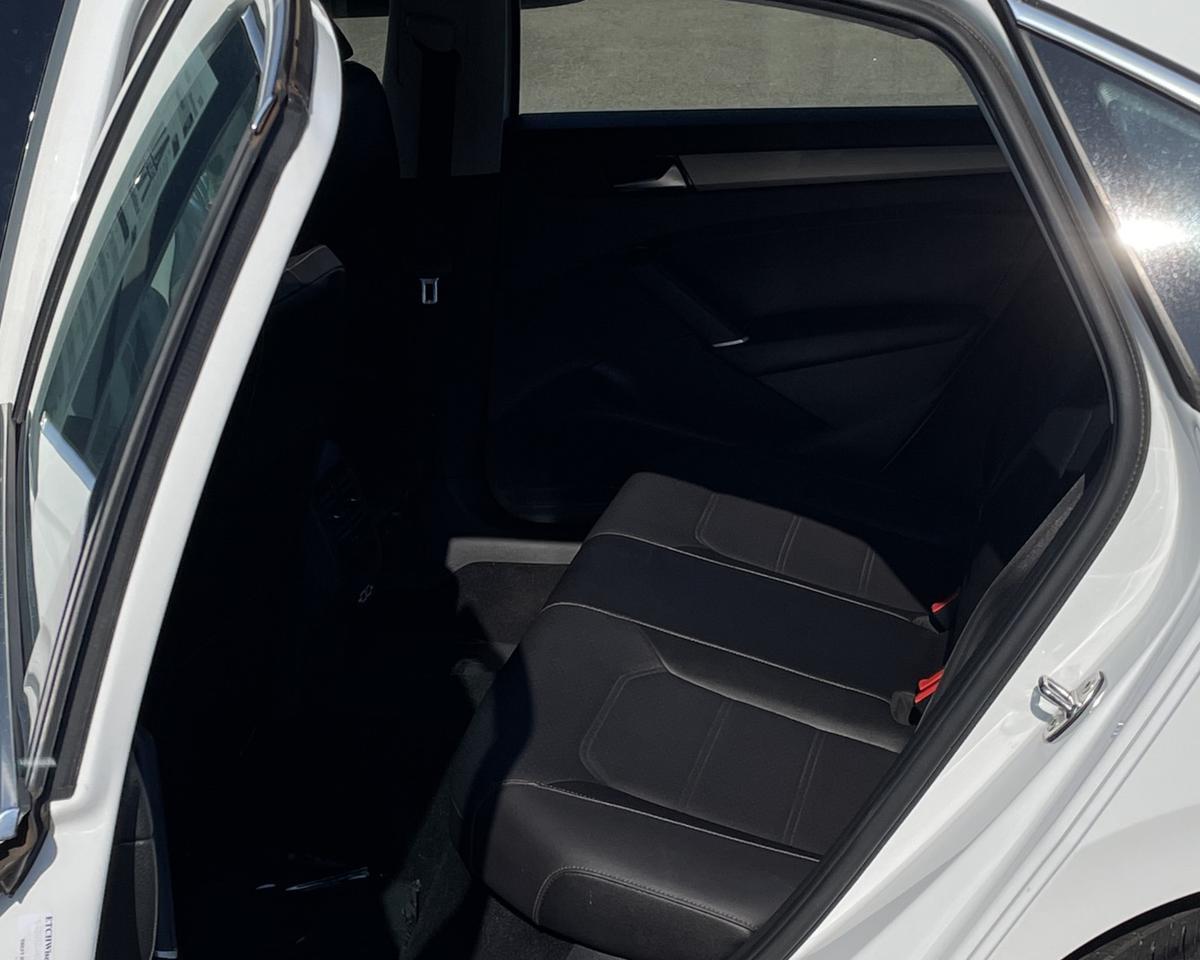 2022 Volkswagen Passat SE Sedan 4D Port Orchard WA