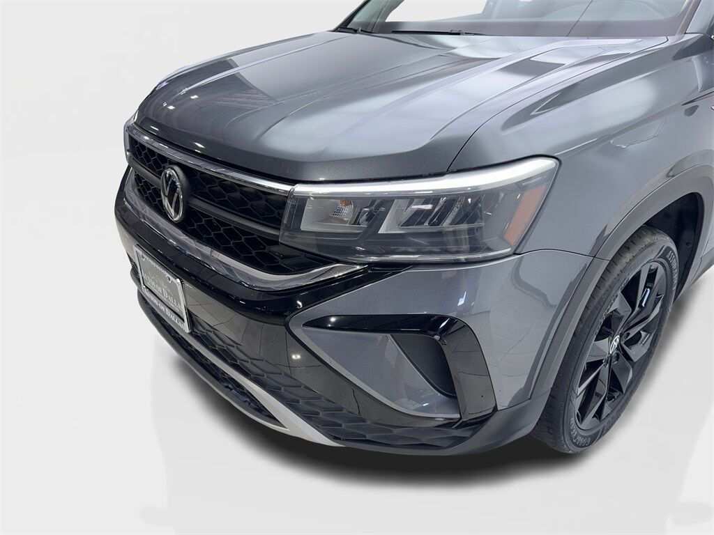 2022 Volkswagen Taos 1.5T SE CAM,PANO,HTD STS,BLIND SPOT,18&quot; WLS Irving TX