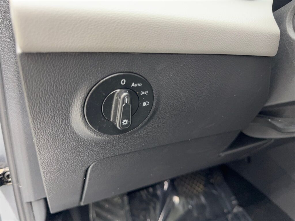 2022 Volkswagen Taos 1.5T SE CAM,PANO,HTD STS,BLIND SPOT,18&quot; WLS Irving TX