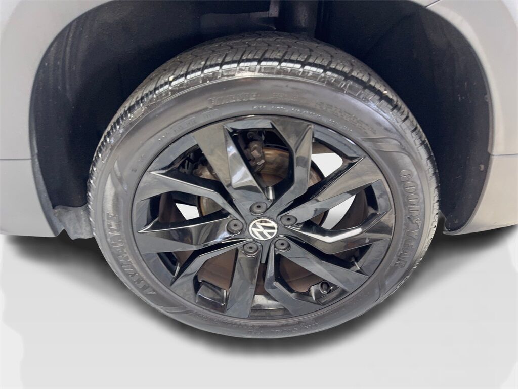 2022 Volkswagen Taos 1.5T SE CAM,PANO,HTD STS,BLIND SPOT,18&quot; WLS Irving TX
