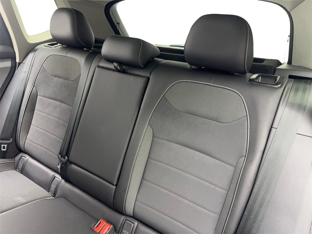 2022 Volkswagen Taos 1.5T SE CAM,PANO,HTD STS,BLIND SPOT,18&quot; WLS Irving TX