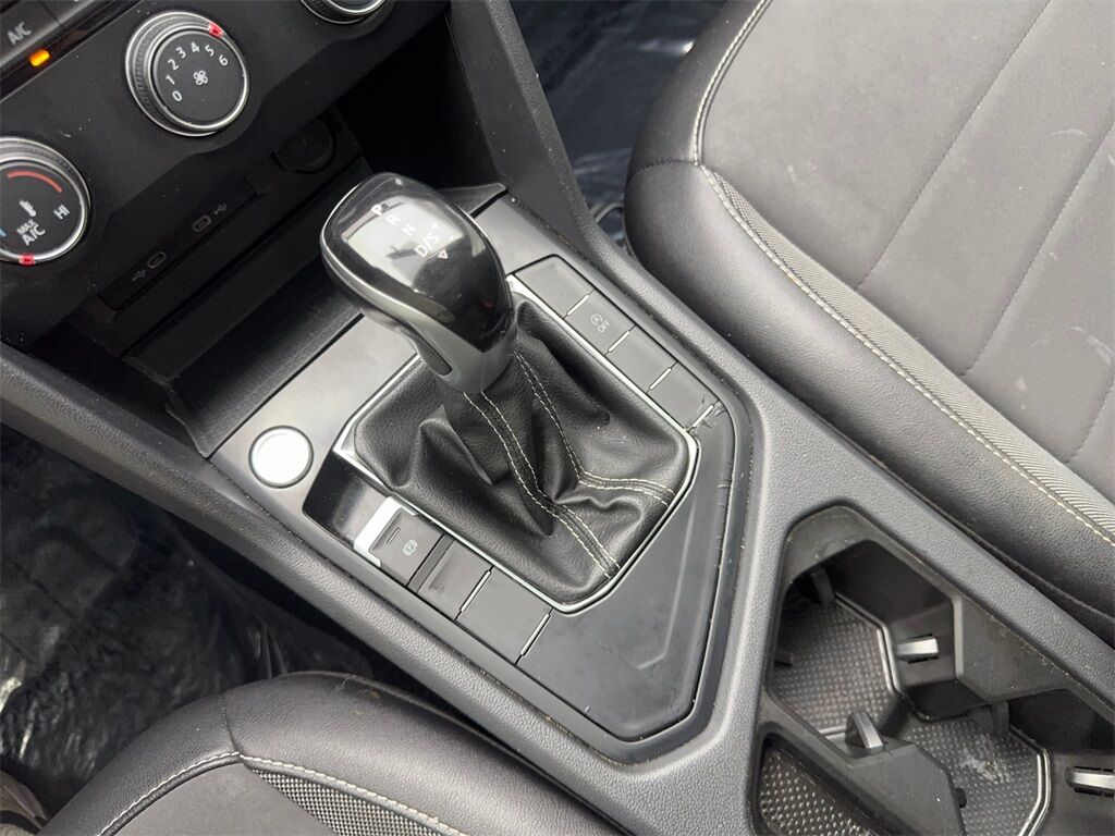2022 Volkswagen Taos 1.5T SE CAM,PANO,HTD STS,BLIND SPOT,18&quot; WLS Irving TX
