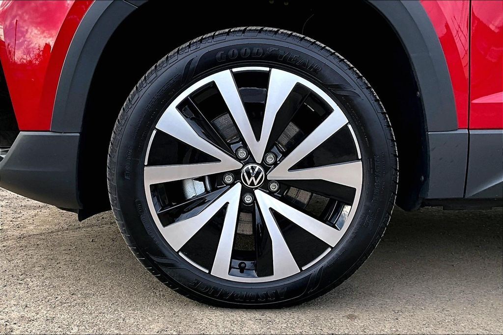 2022 Volkswagen Taos 1.5T SE OR
