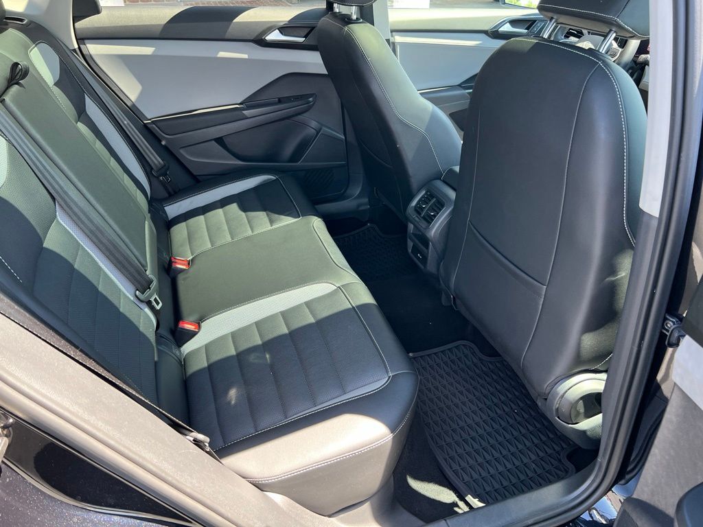2022 Volkswagen Taos 1.5T SEL Mount Joy PA