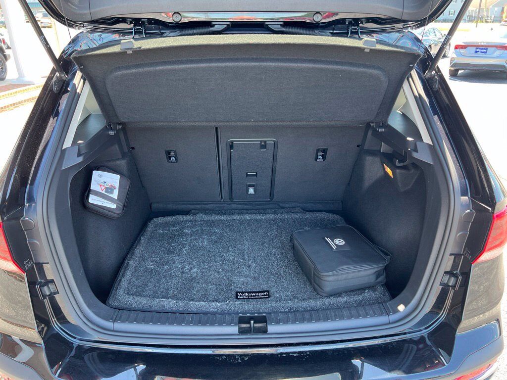2022 Volkswagen Taos 1.5T SEL Mount Joy PA