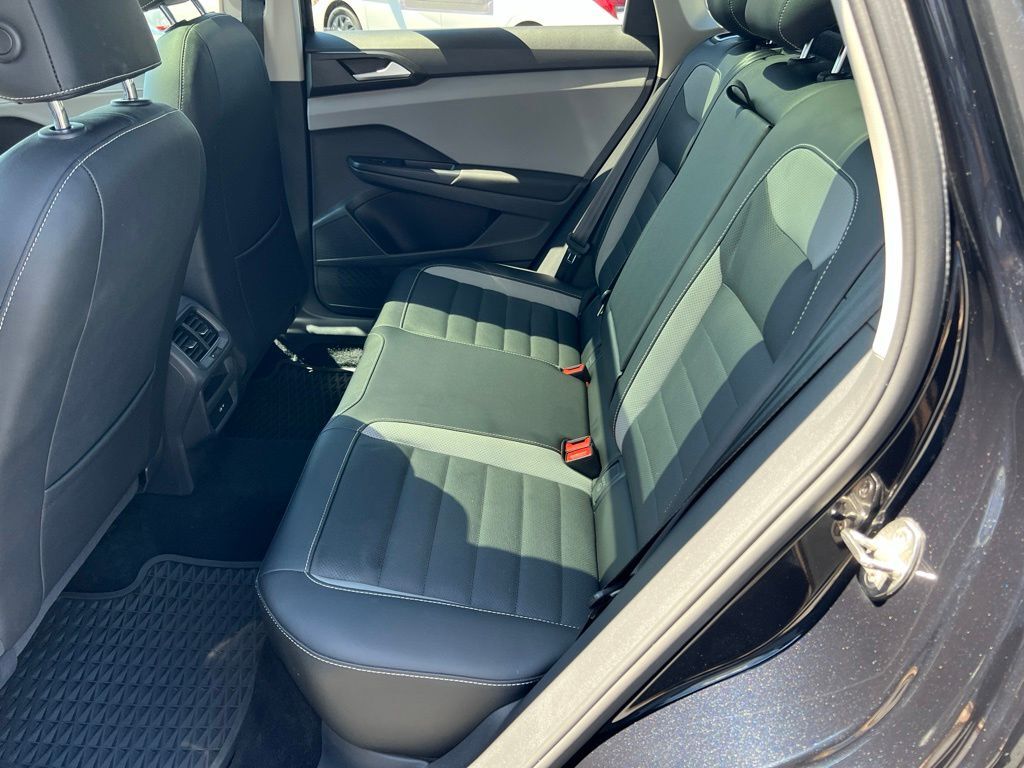 2022 Volkswagen Taos 1.5T SEL Mount Joy PA