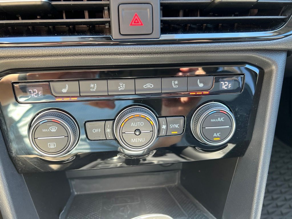 2022 Volkswagen Taos 1.5T SEL Mount Joy PA