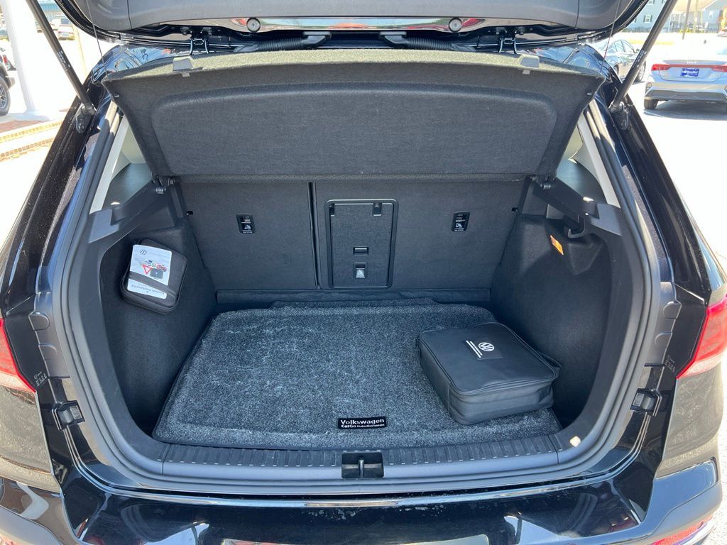 2022 Volkswagen Taos 1.5T SEL Mount Joy PA