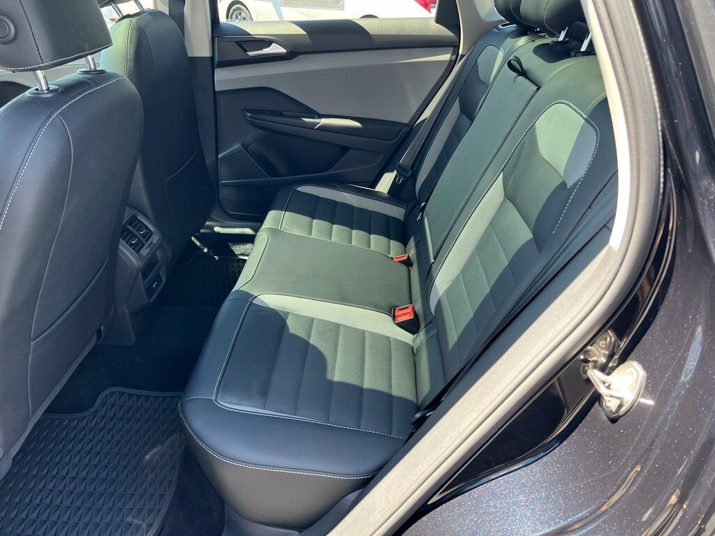 2022 Volkswagen Taos 1.5T SEL Mount Joy PA