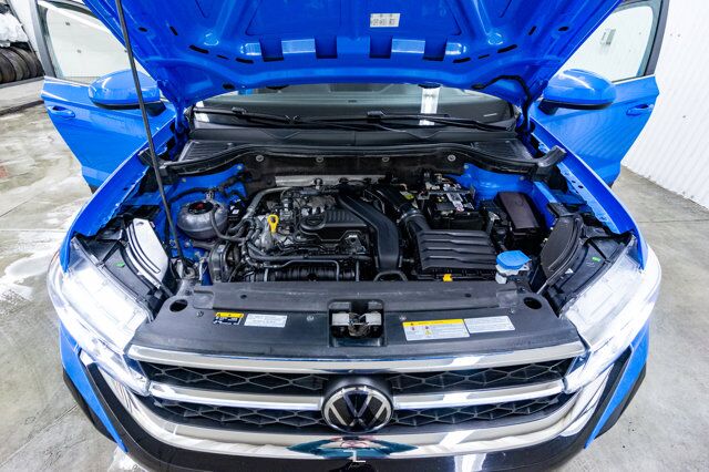 2022 Volkswagen Taos 4Motion Highline Leather Roof Nav Red Deer AB