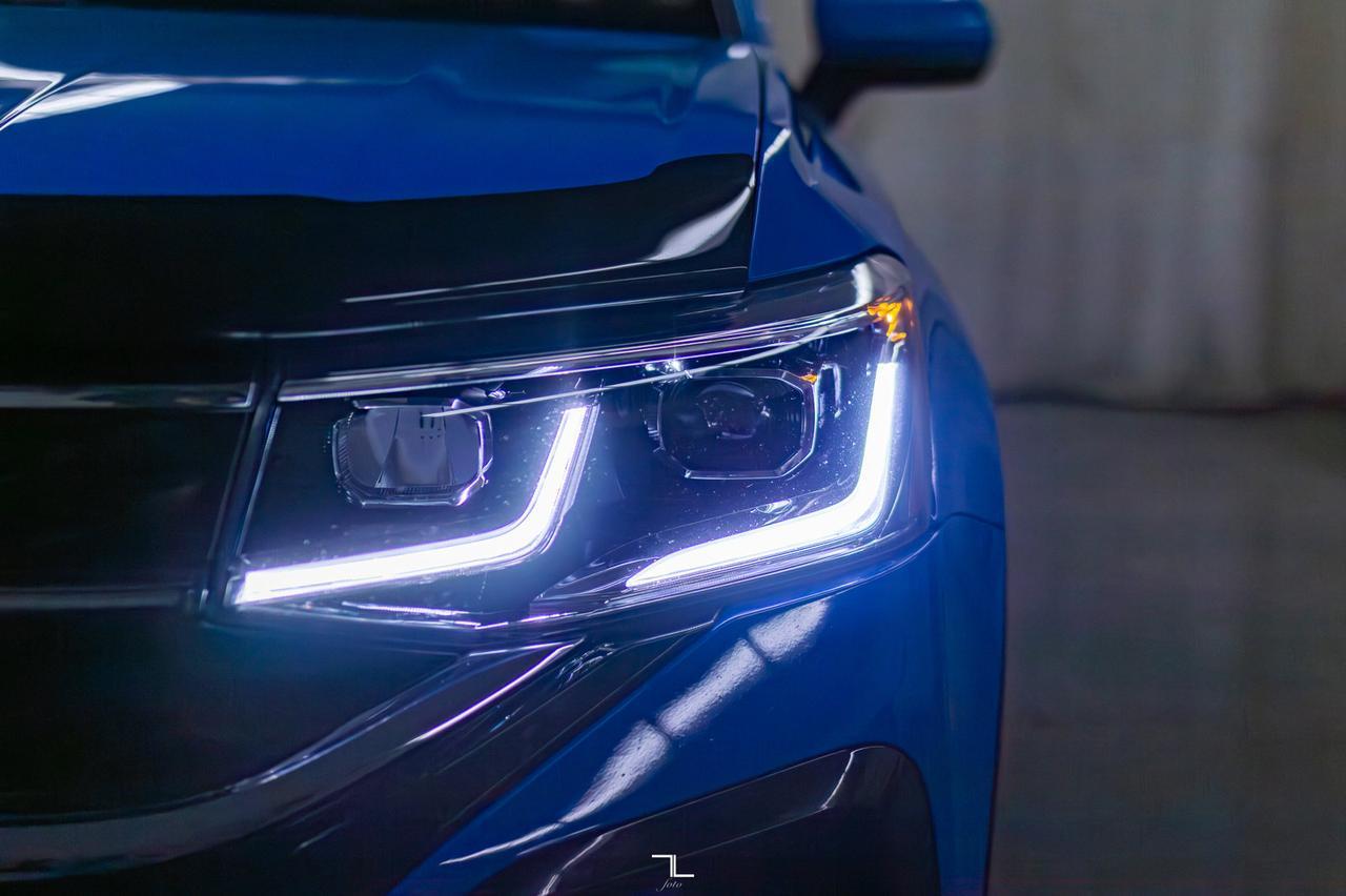 2022 Volkswagen Taos 4Motion Highline Leather Roof Nav Red Deer AB