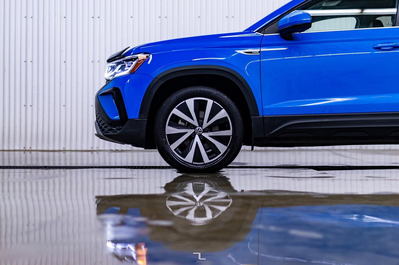 2022 Volkswagen Taos 4Motion Highline Leather Roof Nav Red Deer AB