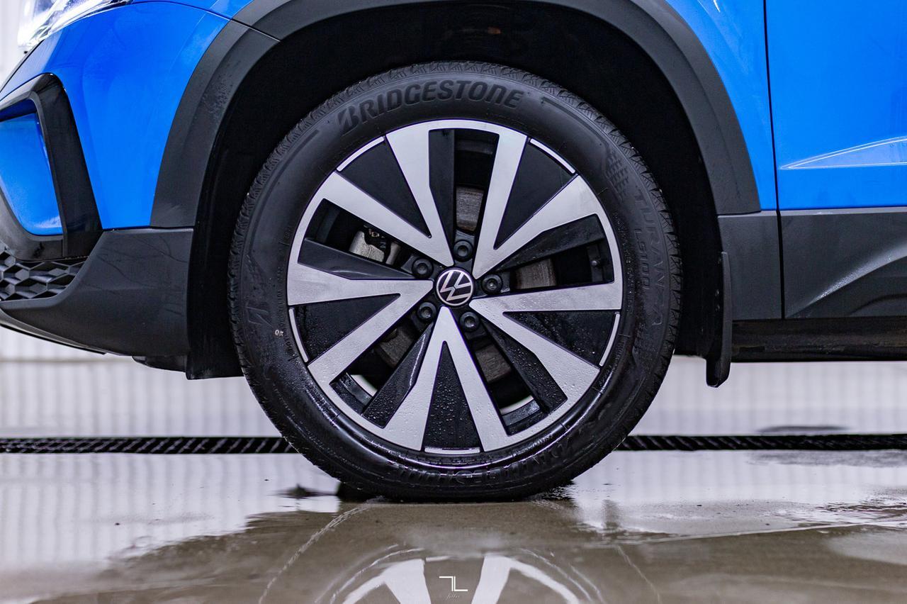 2022 Volkswagen Taos 4Motion Highline Leather Roof Nav Red Deer AB