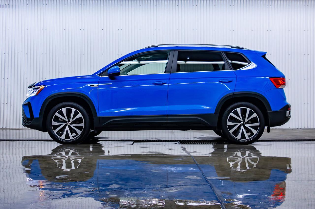 2022 Volkswagen Taos 4Motion Highline Leather Roof Nav Red Deer AB