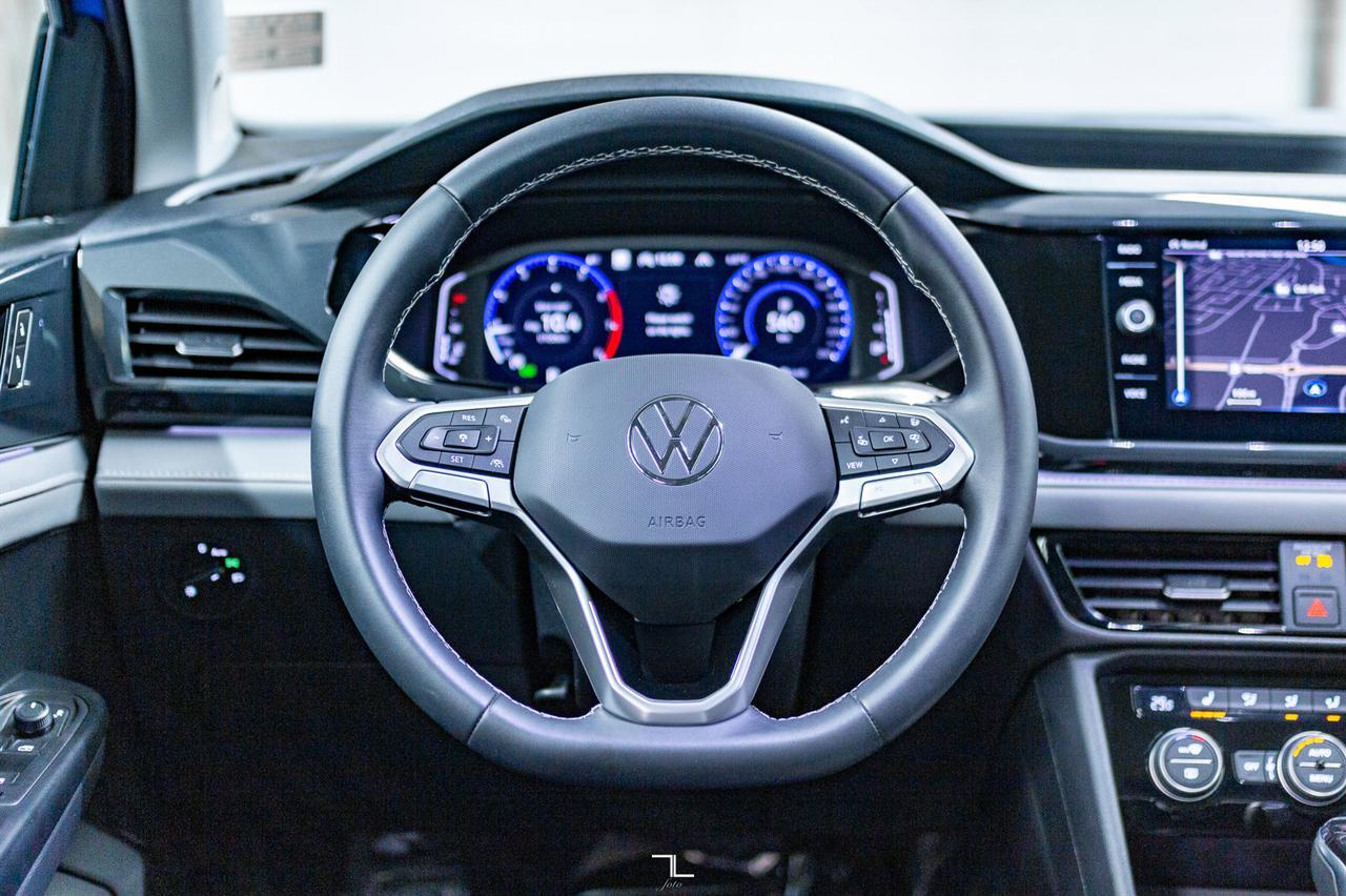 2022 Volkswagen Taos 4Motion Highline Leather Roof Nav Red Deer AB