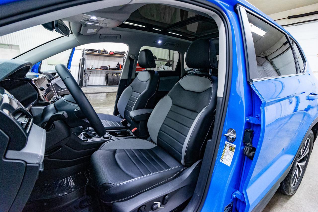 2022 Volkswagen Taos 4Motion Highline Leather Roof Nav Red Deer AB