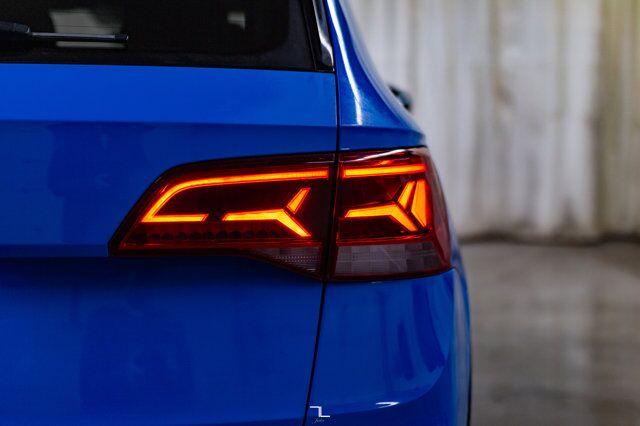 2022 Volkswagen Taos 4Motion Highline Leather Roof Nav Red Deer AB