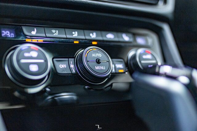 2022 Volkswagen Taos 4Motion Highline Leather Roof Nav Red Deer AB