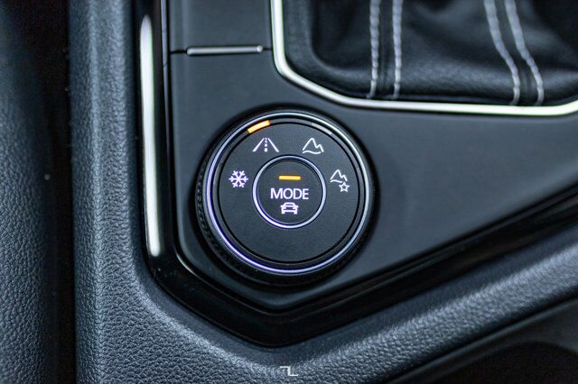 2022 Volkswagen Taos 4Motion Highline Leather Roof Nav Red Deer AB