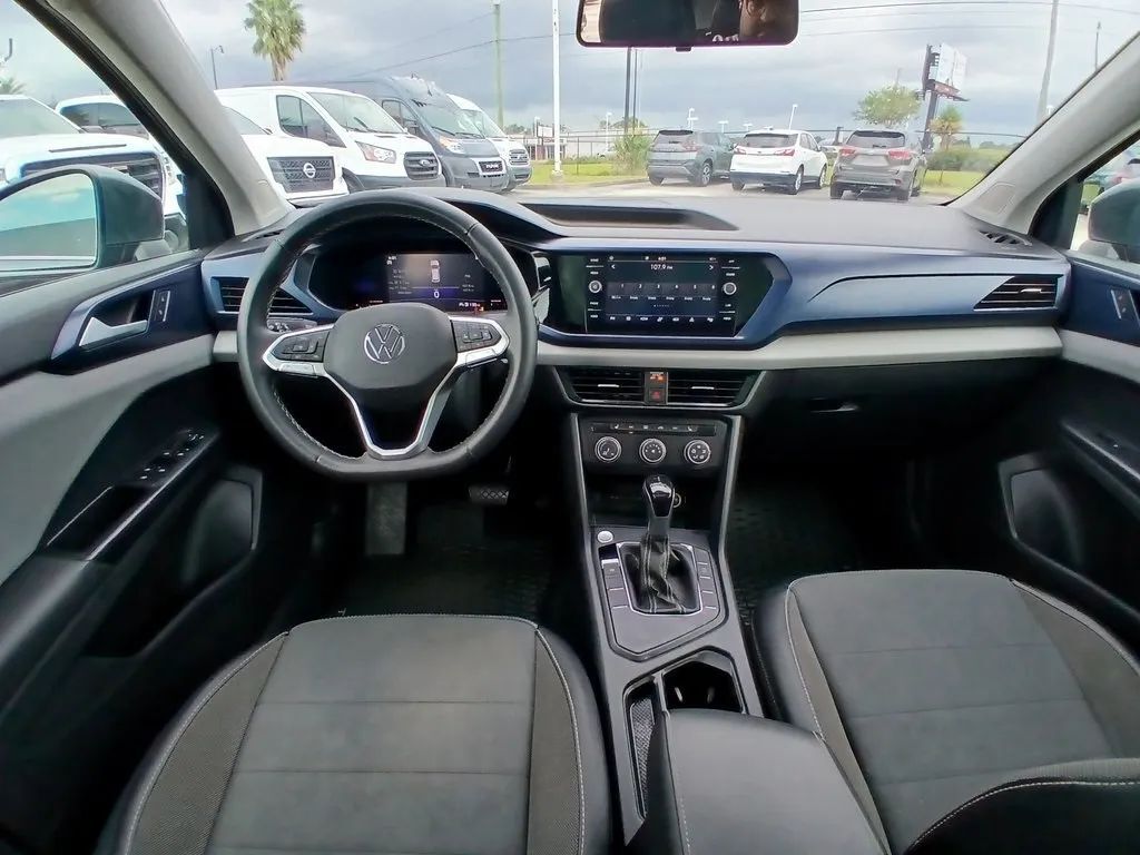 2022 Volkswagen Taos SE photo 20