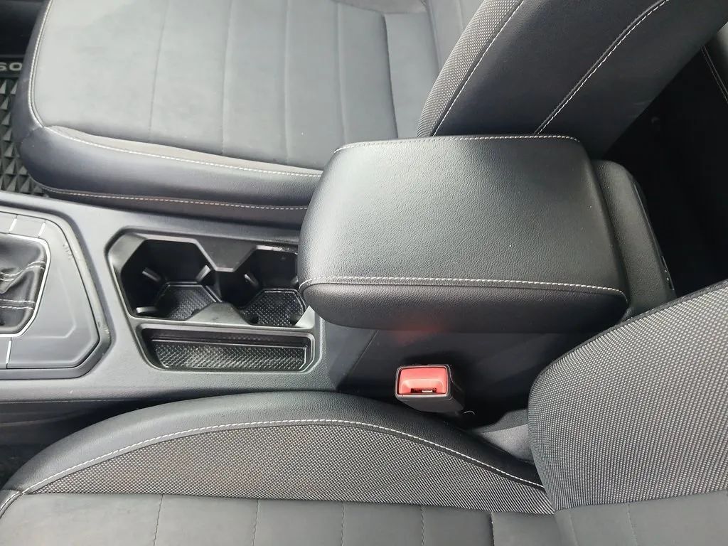 2022 Volkswagen Taos SE photo 6