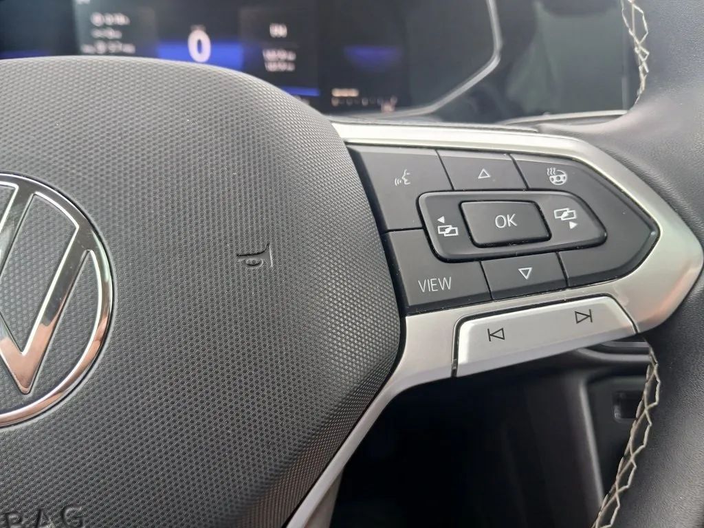 2022 Volkswagen Taos SE photo 25