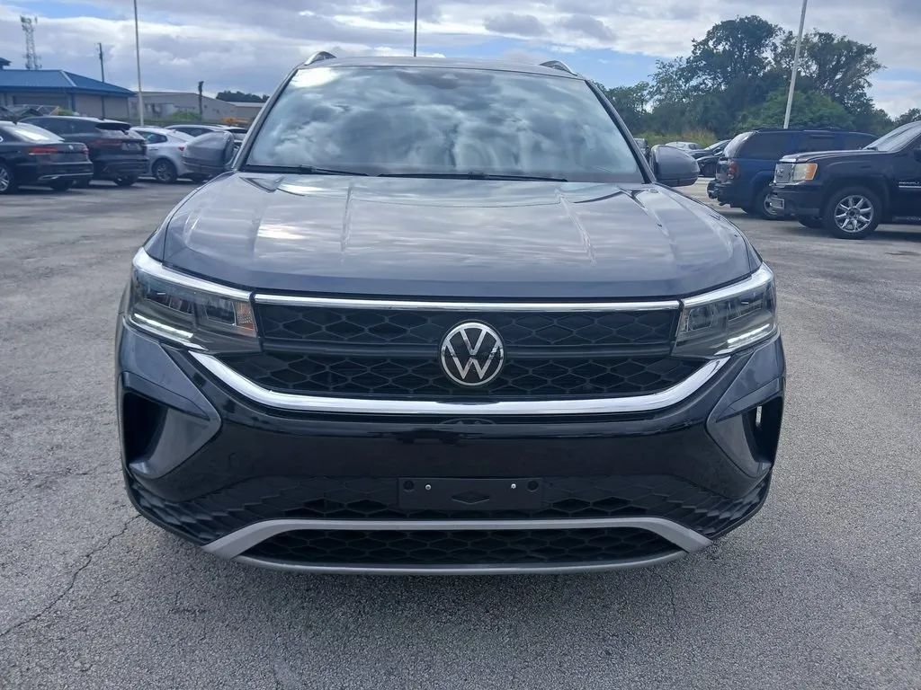 2022 Volkswagen Taos SE 4MOTION Sport Utility 4D