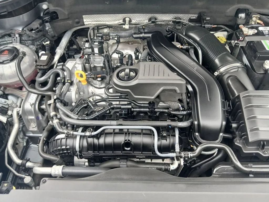 2022 Volkswagen Taos SE photo 19