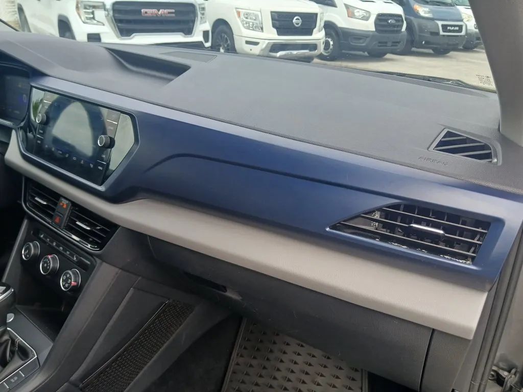 2022 Volkswagen Taos SE photo 12