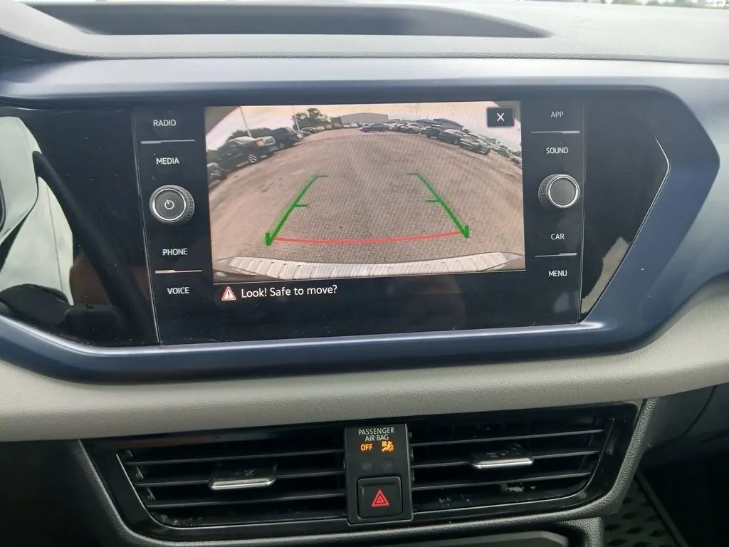 2022 Volkswagen Taos SE photo 27