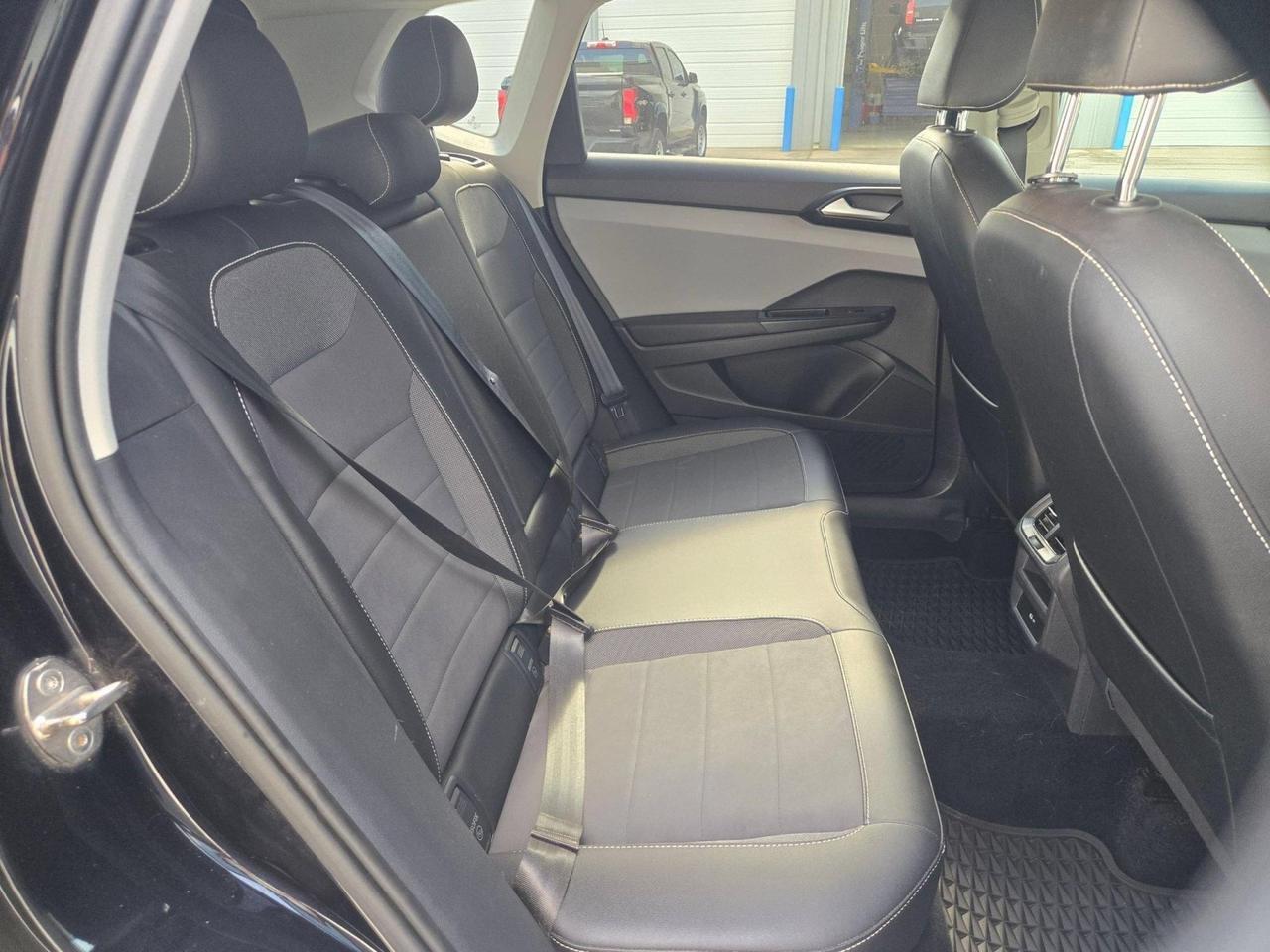 2022 Volkswagen Taos SE Castroville TX