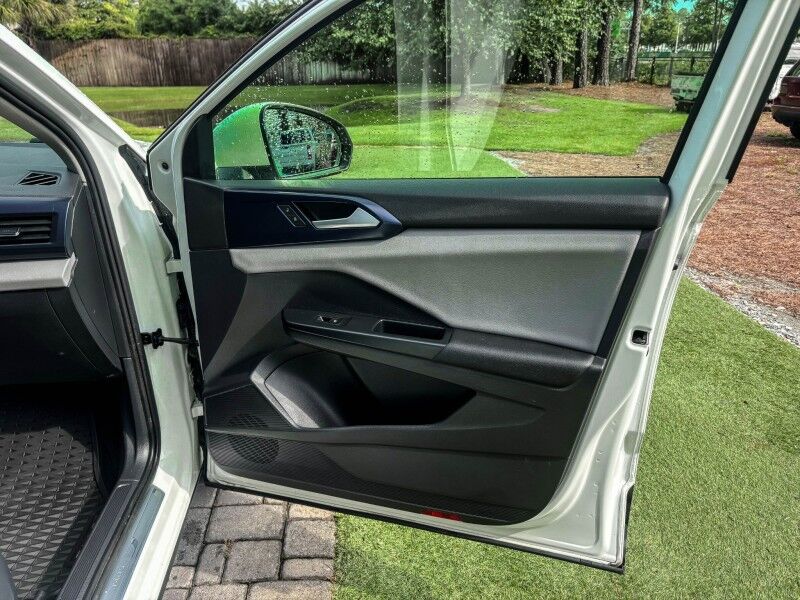 2022 Volkswagen Taos SE Wilmington NC