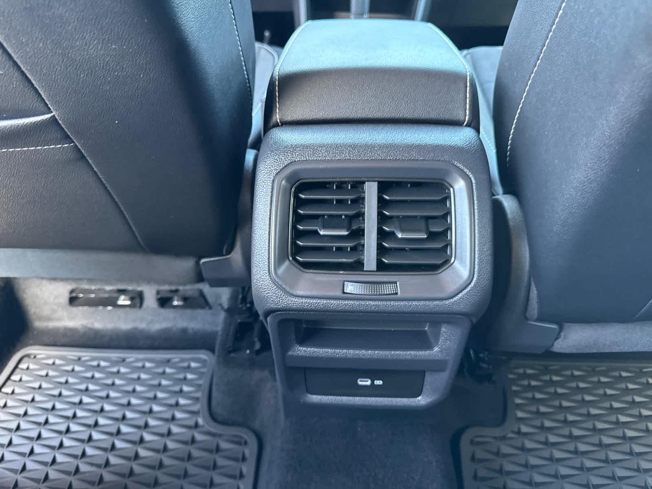 2022 Volkswagen Taos SE Dartmouth MA