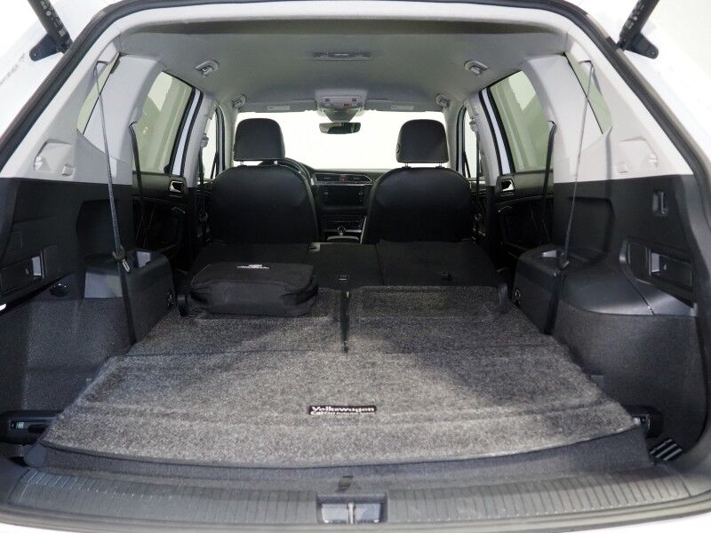 2022 Volkswagen Tiguan 2.0T SE *ADAPTIVE CRUISE, DIGITAL COCKPIT, SAFETY ALERTS, BACKUP-CAMERA, HEATED SEATS, 3RD ROW SEATING, REMOTE START, WIRELESS CHARGING, ANDROID & APPLE Round Rock TX