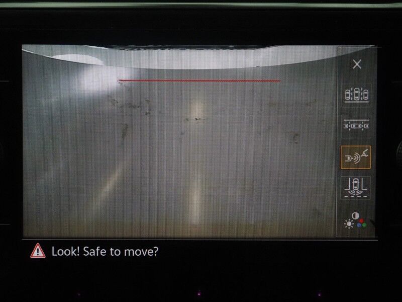 2022 Volkswagen Tiguan 2.0T SE *ADAPTIVE CRUISE, DIGITAL COCKPIT, SAFETY ALERTS, BACKUP-CAMERA, HEATED SEATS, 3RD ROW SEATING, REMOTE START, WIRELESS CHARGING, ANDROID & APPLE Round Rock TX