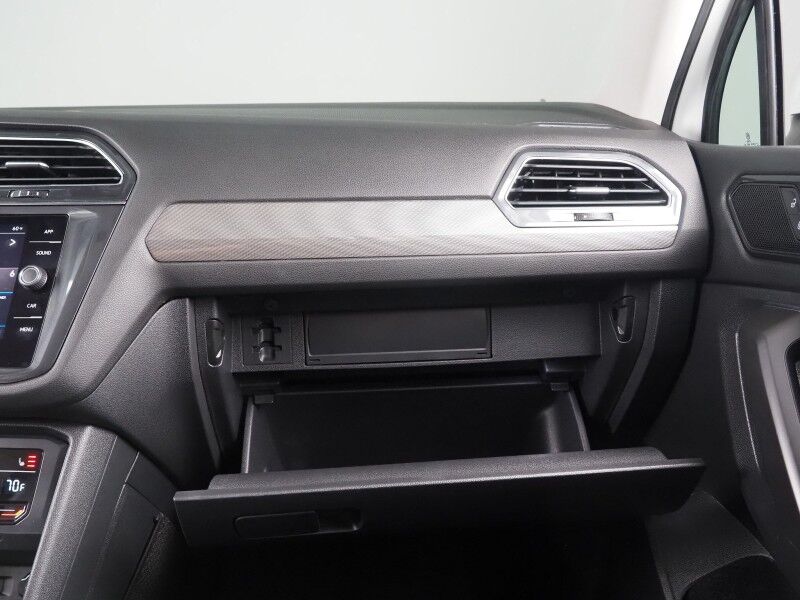 2022 Volkswagen Tiguan 2.0T SE *ADAPTIVE CRUISE, DIGITAL COCKPIT, SAFETY ALERTS, BACKUP-CAMERA, HEATED SEATS, 3RD ROW SEATING, REMOTE START, WIRELESS CHARGING, ANDROID & APPLE Round Rock TX