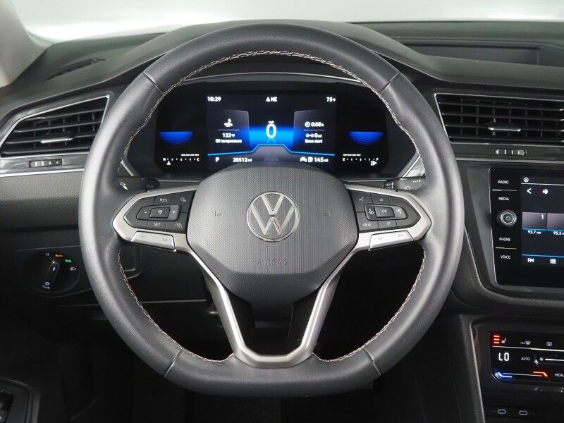 2022 Volkswagen Tiguan 2.0T SE *PANORAMA MOONROOF, ADAPTIVE CRUISE, DIGITAL COCKPIT, SAFETY ALERTS, BACKUP-CAMERA, HEATED SEATS, 3RD ROW SEATING, REMOTE START, WIRELESS CHARGING, ANDROID & APPLE Round Rock TX