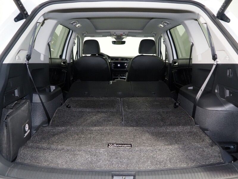 2022 Volkswagen Tiguan 2.0T SE *PANORAMA MOONROOF, ADAPTIVE CRUISE, DIGITAL COCKPIT, SAFETY ALERTS, BACKUP-CAMERA, HEATED SEATS, 3RD ROW SEATING, REMOTE START, WIRELESS CHARGING, ANDROID & APPLE Round Rock TX