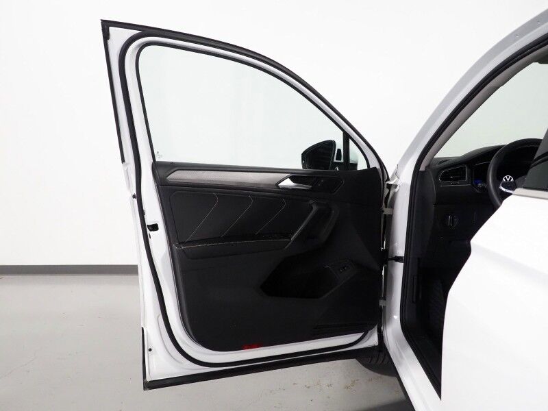 2022 Volkswagen Tiguan 2.0T SE *PANORAMA MOONROOF, ADAPTIVE CRUISE, DIGITAL COCKPIT, SAFETY ALERTS, BACKUP-CAMERA, HEATED SEATS, 3RD ROW SEATING, REMOTE START, WIRELESS CHARGING, ANDROID & APPLE Round Rock TX