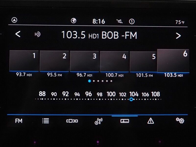 2022 Volkswagen Tiguan 2.0T SE *PANORAMA MOONROOF, ADAPTIVE CRUISE, DIGITAL COCKPIT, SAFETY ALERTS, BACKUP-CAMERA, HEATED SEATS, 3RD ROW SEATING, REMOTE START, WIRELESS CHARGING, ANDROID & APPLE Round Rock TX