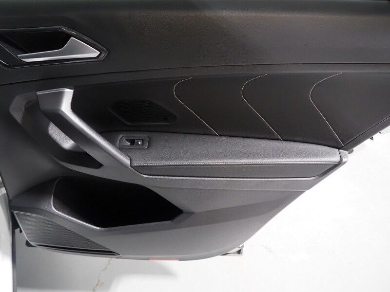 2022 Volkswagen Tiguan 2.0T SE *PANORAMA MOONROOF, ADAPTIVE CRUISE, DIGITAL COCKPIT, SAFETY ALERTS, BACKUP-CAMERA, HEATED SEATS, 3RD ROW SEATING, REMOTE START, WIRELESS CHARGING, ANDROID & APPLE Round Rock TX