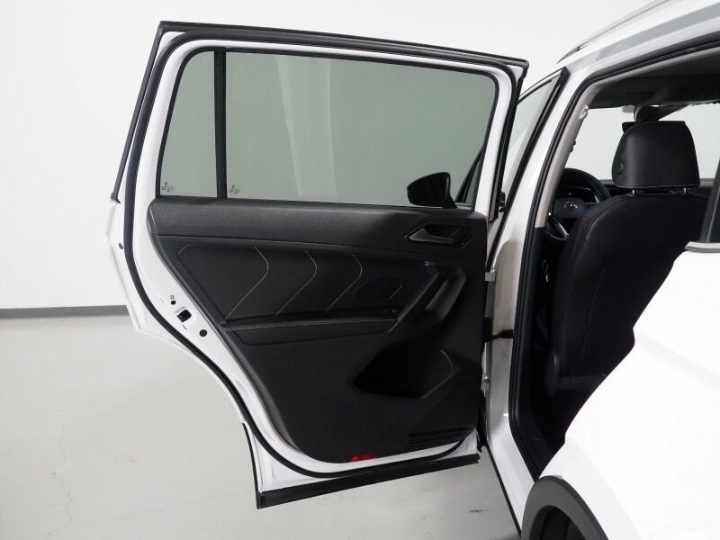 2022 Volkswagen Tiguan 2.0T SE *PANORAMA MOONROOF, ADAPTIVE CRUISE, DIGITAL COCKPIT, SAFETY ALERTS, BACKUP-CAMERA, HEATED SEATS, 3RD ROW SEATING, REMOTE START, WIRELESS CHARGING, ANDROID & APPLE Round Rock TX