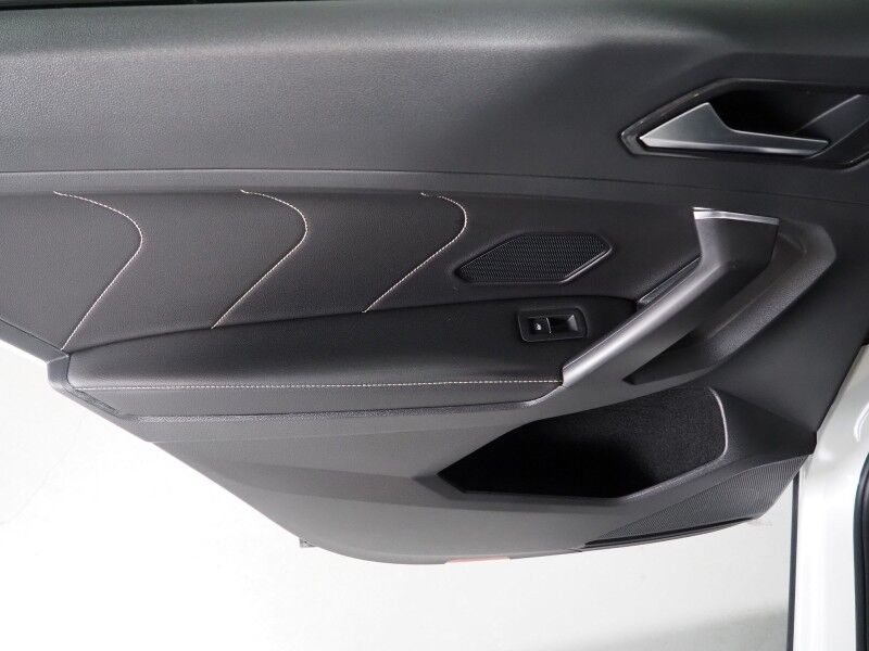 2022 Volkswagen Tiguan 2.0T SE *PANORAMA MOONROOF, ADAPTIVE CRUISE, DIGITAL COCKPIT, SAFETY ALERTS, BACKUP-CAMERA, HEATED SEATS, 3RD ROW SEATING, REMOTE START, WIRELESS CHARGING, ANDROID & APPLE Round Rock TX