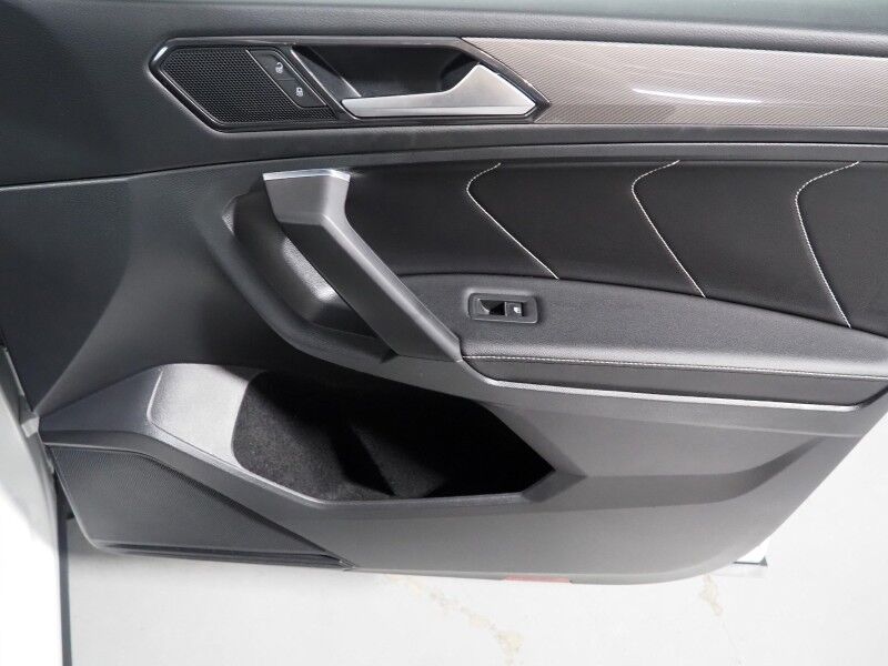 2022 Volkswagen Tiguan 2.0T SE *PANORAMA MOONROOF, ADAPTIVE CRUISE, DIGITAL COCKPIT, SAFETY ALERTS, BACKUP-CAMERA, HEATED SEATS, 3RD ROW SEATING, REMOTE START, WIRELESS CHARGING, ANDROID & APPLE Round Rock TX