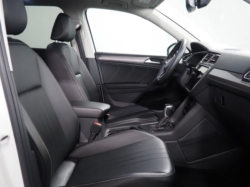 2022 Volkswagen Tiguan 2.0T SE *PANORAMA MOONROOF, ADAPTIVE CRUISE, DIGITAL COCKPIT, SAFETY ALERTS, BACKUP-CAMERA, HEATED SEATS, 3RD ROW SEATING, REMOTE START, WIRELESS CHARGING, ANDROID & APPLE Round Rock TX