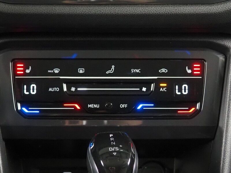 2022 Volkswagen Tiguan 2.0T SE *PANORAMA MOONROOF, ADAPTIVE CRUISE, DIGITAL COCKPIT, SAFETY ALERTS, BACKUP-CAMERA, HEATED SEATS, 3RD ROW SEATING, REMOTE START, WIRELESS CHARGING, ANDROID & APPLE Round Rock TX