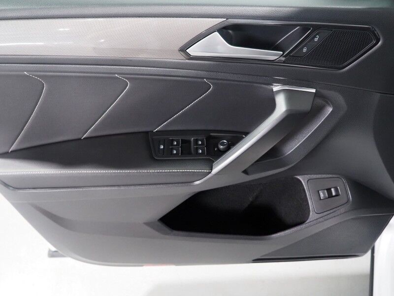 2022 Volkswagen Tiguan 2.0T SE *PANORAMA MOONROOF, ADAPTIVE CRUISE, DIGITAL COCKPIT, SAFETY ALERTS, BACKUP-CAMERA, HEATED SEATS, 3RD ROW SEATING, REMOTE START, WIRELESS CHARGING, ANDROID & APPLE Round Rock TX