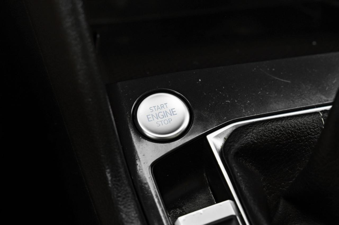 2022 Volkswagen Tiguan 2.0T SE R-LINE BLACK IQ DRIVE PANORAMA LEATHERETTE HEATED SEATS REAR CAMERA KEYLESS START Carrollton TX