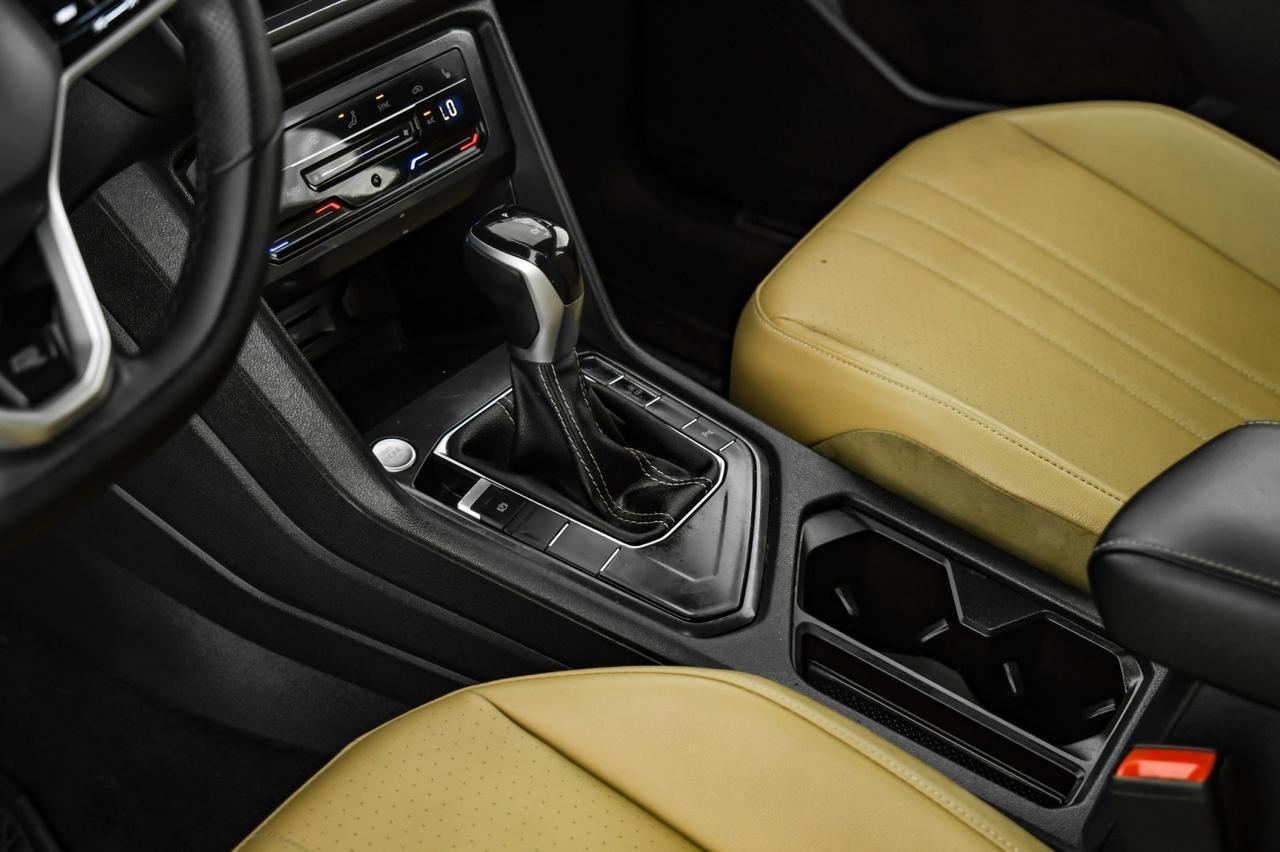 2022 Volkswagen Tiguan 2.0T SE R-LINE BLACK IQ DRIVE PANORAMA LEATHERETTE HEATED SEATS REAR CAMERA KEYLESS START Carrollton TX