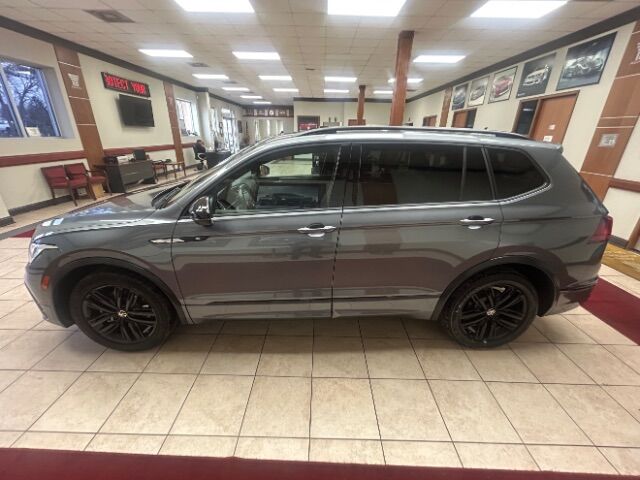 2022 Volkswagen Tiguan 2.0T SE R-Line Black